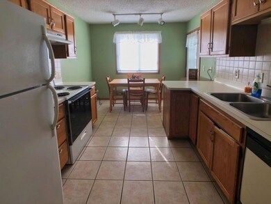 Kitchen with Wonderful Eat in Area