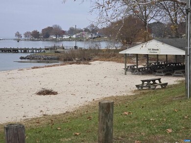 19 Evergreen Dr unit 19, Colonial Beach, VA 22443 - photo 3