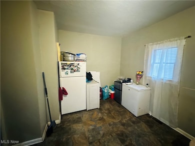 2906 Delmar Ave, Cleveland, OH 44109 - photo 7