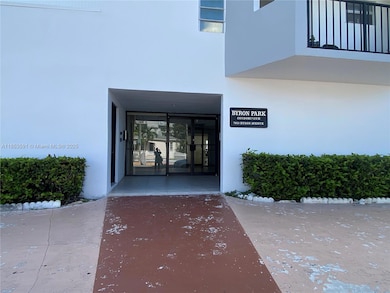 7921 Byron Ave unit 507, Miami Beach, FL 33141 - photo 4