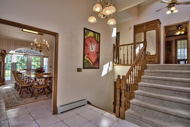 917 Appletree Rd, Moscow, PA 18444 - photo 5