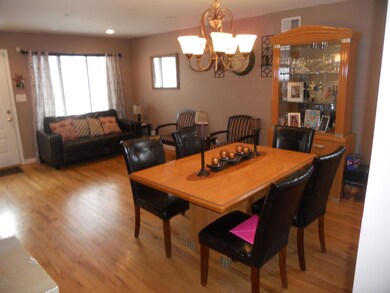 217 Dubois Ave, Staten Island, NY 10310 - photo 4