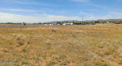 24755 N Stump Rd, Paulden, AZ 86334 - photo 5