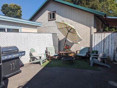 1215 Owens St, Klamath Falls, OR 97601 - photo 6