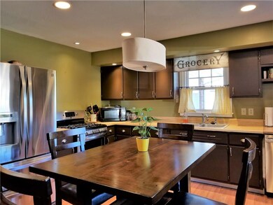 2046 Dawnshire Dr, Columbus, IN 47203 - photo 5