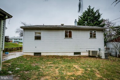 327 Vale Summit S, Laurel, MD 20724 - photo 4