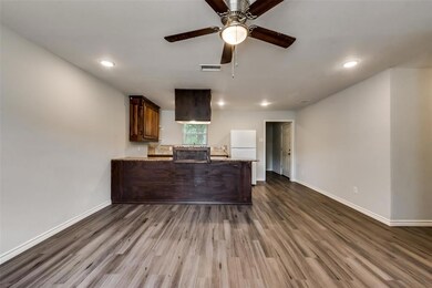 1239 Briarwood Dr, Mesquite, TX 75149 - photo 4