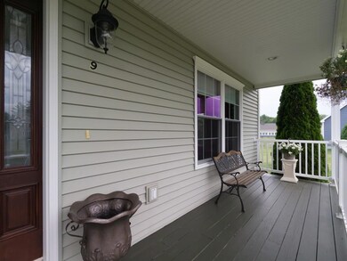 9 Cloverleaf Ln, Scarborough, ME 04074 - photo 4