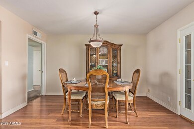 0011-11 Elmwood 2047