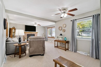 1275 Deloris Dr, Waterloo, IA 50701 - photo 5