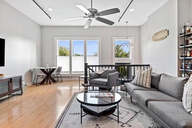 07_2214SStateUnit107_10004_LivingRoom_Lo