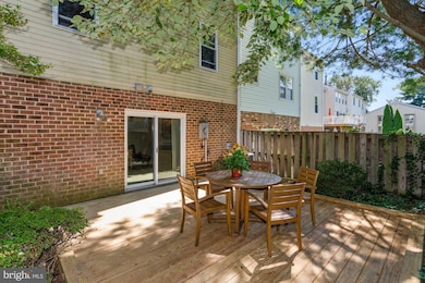 3113 Valentino Ct, Oakton, VA 22124 - photo 4