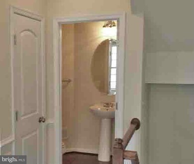 9056 Chynoweth St, Lorton, VA 22079 - photo 4
