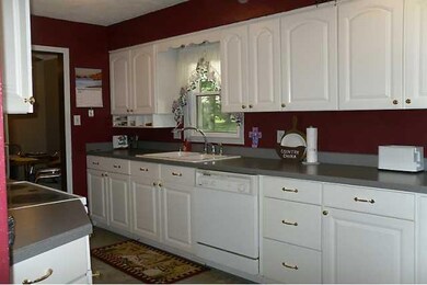 4222 Aurora Ave, Des Moines, IA 50310 - photo 4