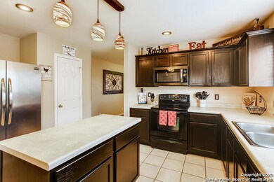 24718 Maple Crest, San Antonio, TX 78261 - photo 5