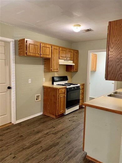 928 Arizona Ave, Wake Village, TX 75501 - photo 3