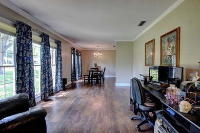 LIVING/DINING