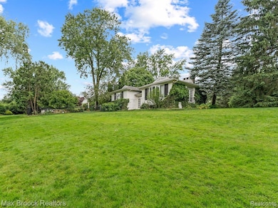 1.15 Acres in City of Bloomfield Hills