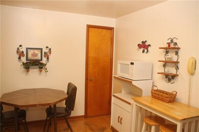 Eat in kitchen