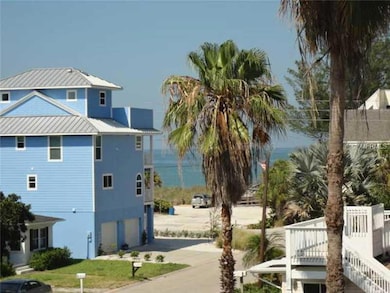 8200 Bayshore Dr unit 10, Treasure Island, FL 33706 - photo 2