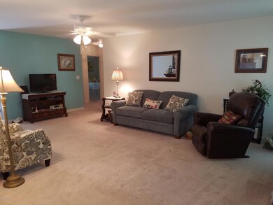 8019 Apple Valley Dr, Louisville, KY 40228 - photo 6