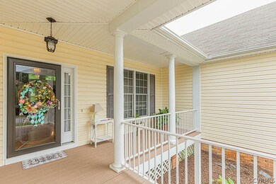 16018 Hampton Meadows Ct, Chesterfield, VA 23832 - photo 3