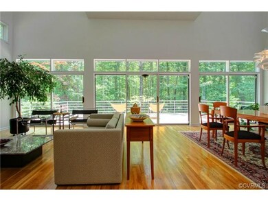 Living Room Open and airy, Hard wood floors, Marbl