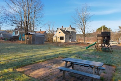 135 Pleasant St, Bristol, NH 03222 - photo 6