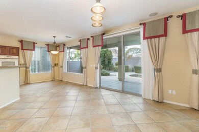7) CASUAL DINING