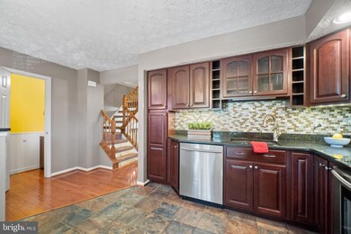 2122 Commissary Cir, Odenton, MD 21113 - photo 4