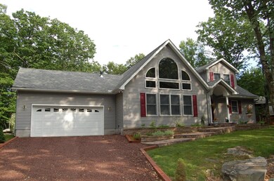 806 Overlook Ct, Hawley, PA 18428 - photo 2