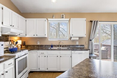 30-web-or-mls-319 Lawndale Ave NE, Grand