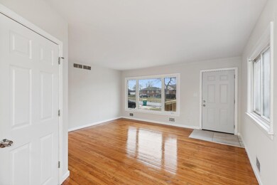 2067 Monroe Ln, Gary, IN 46407 - photo 2