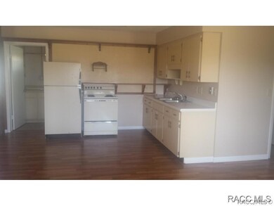 Roomy kitchen