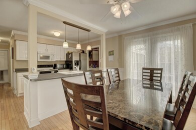 combo dining room kitchen