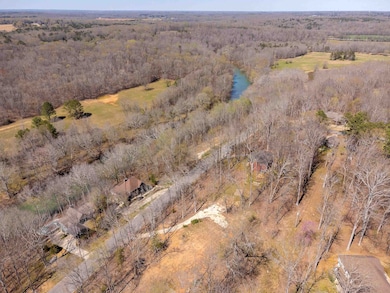 258 Creekside Dr, Florence, AL 35630 - photo 2