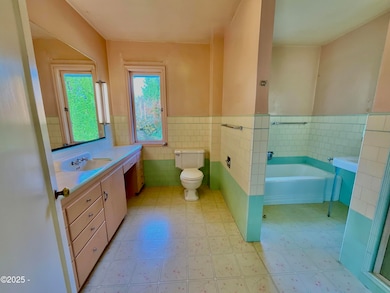 2418 1st St, Tillamook, OR 97141 - photo 6