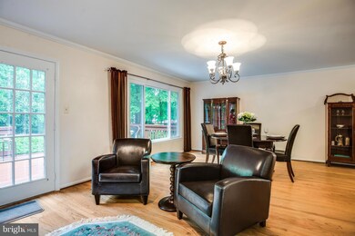 9015 Penn Manor Ct, Springfield, VA 22153 - photo 4