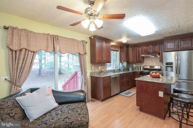 9807 Bale Ct, Owings Mills, MD 21117 - photo 5