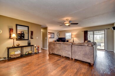 1702 W Crestview-5