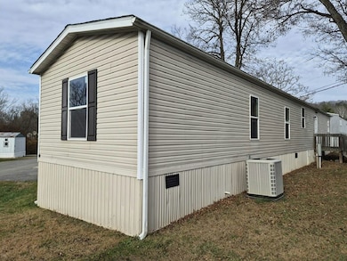 113 Boggs Mountain Loop unit 113, Elliston, VA 24087 - photo 5