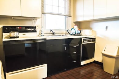 3044 W Greenleaf St, Allentown, PA 18104 - photo 4