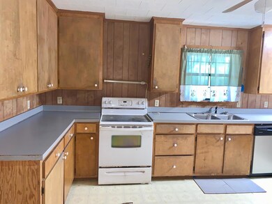 33 Dinan Salem Rd, Tylertown, MS 39667 - photo 7