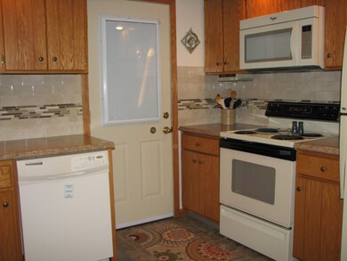 304 E Ensey St, Tuscola, IL 61953 - photo 2