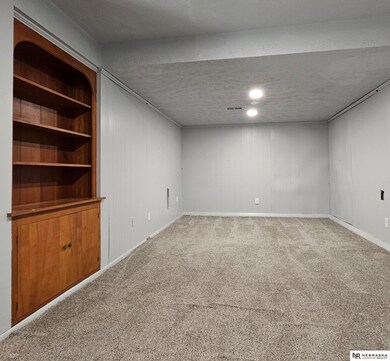 9616 Meredith Ave, Omaha, NE 68134 - photo 4