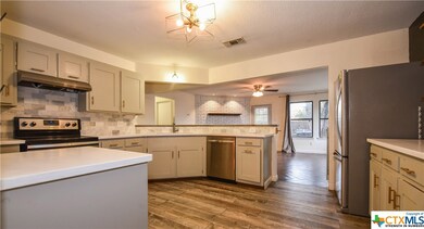 2703 Phyllis Dr, Copperas Cove, TX 76522 - photo 6