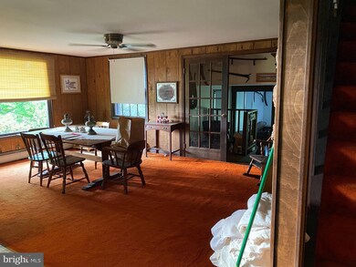 431 Preston Unger Ln, Berkeley Springs, WV 25411 - photo 6