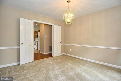 9201 Northedge Dr, Springfield, VA 22153 - photo 3