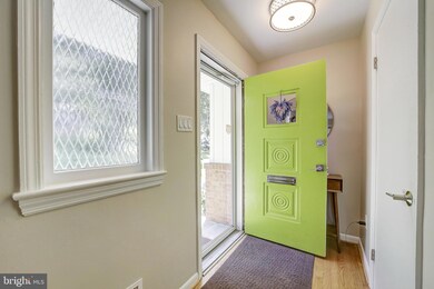 11436 Mapleview Dr, Silver Spring, MD 20902 - photo 2