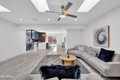 6827 N 14th Place, Phoenix, AZ 85014 - photo 7